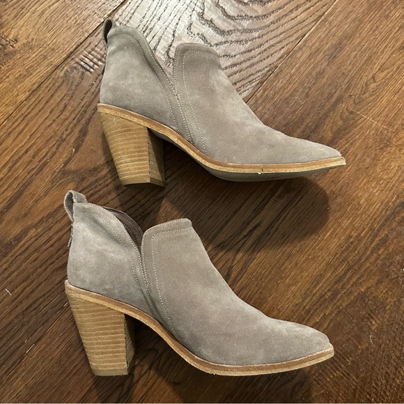 Jeffrey Campbell Rosalee Taupe Angled Stacked Heel Bootie Size 9 EUC - Picture 5 of 11